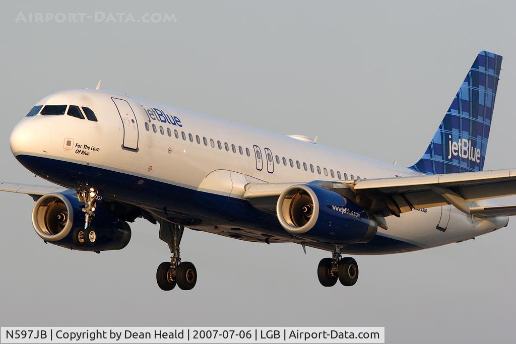 N597JB, 2004 Airbus A320-232 C/N 2307, Del. 11/10/04 ex. F-WWIC. Jet Blue 