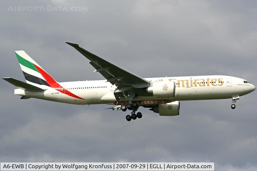 A6-EWB, 2007 Boeing 777-21H/LR C/N 35573, on final RWY09L