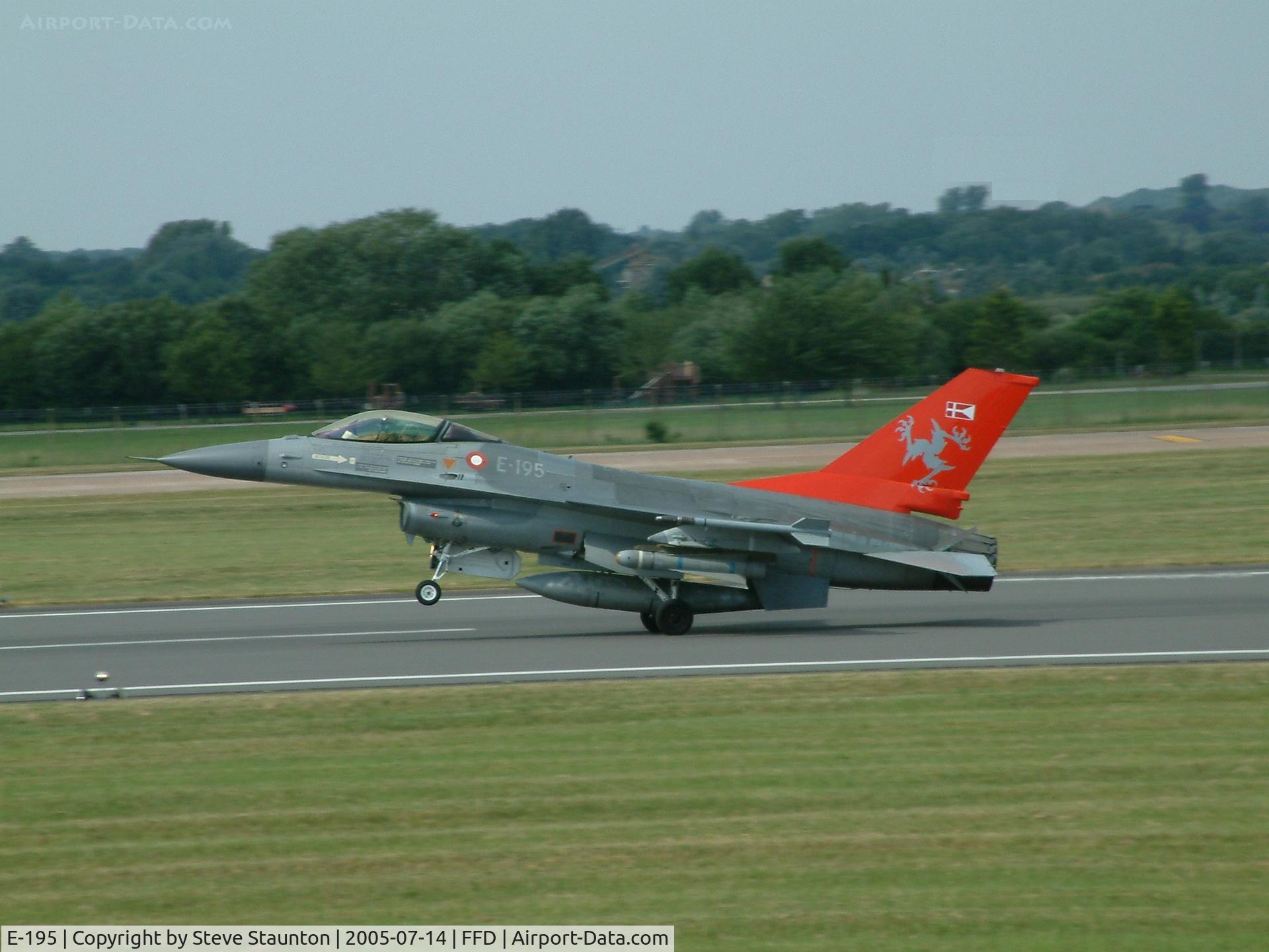 E-195, SABCA F-16AM Fighting Falcon C/N 6F-22, Royal International Air Tattoo 2005