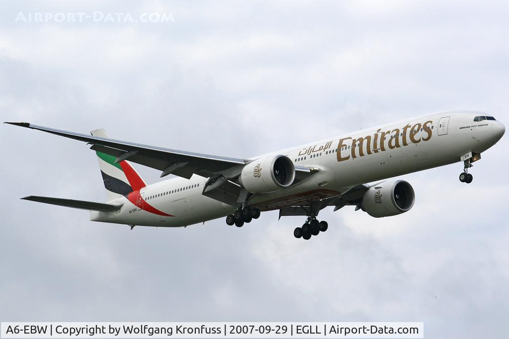 A6-EBW, 2006 Boeing 777-36N/ER C/N 32793, on final RWY09L