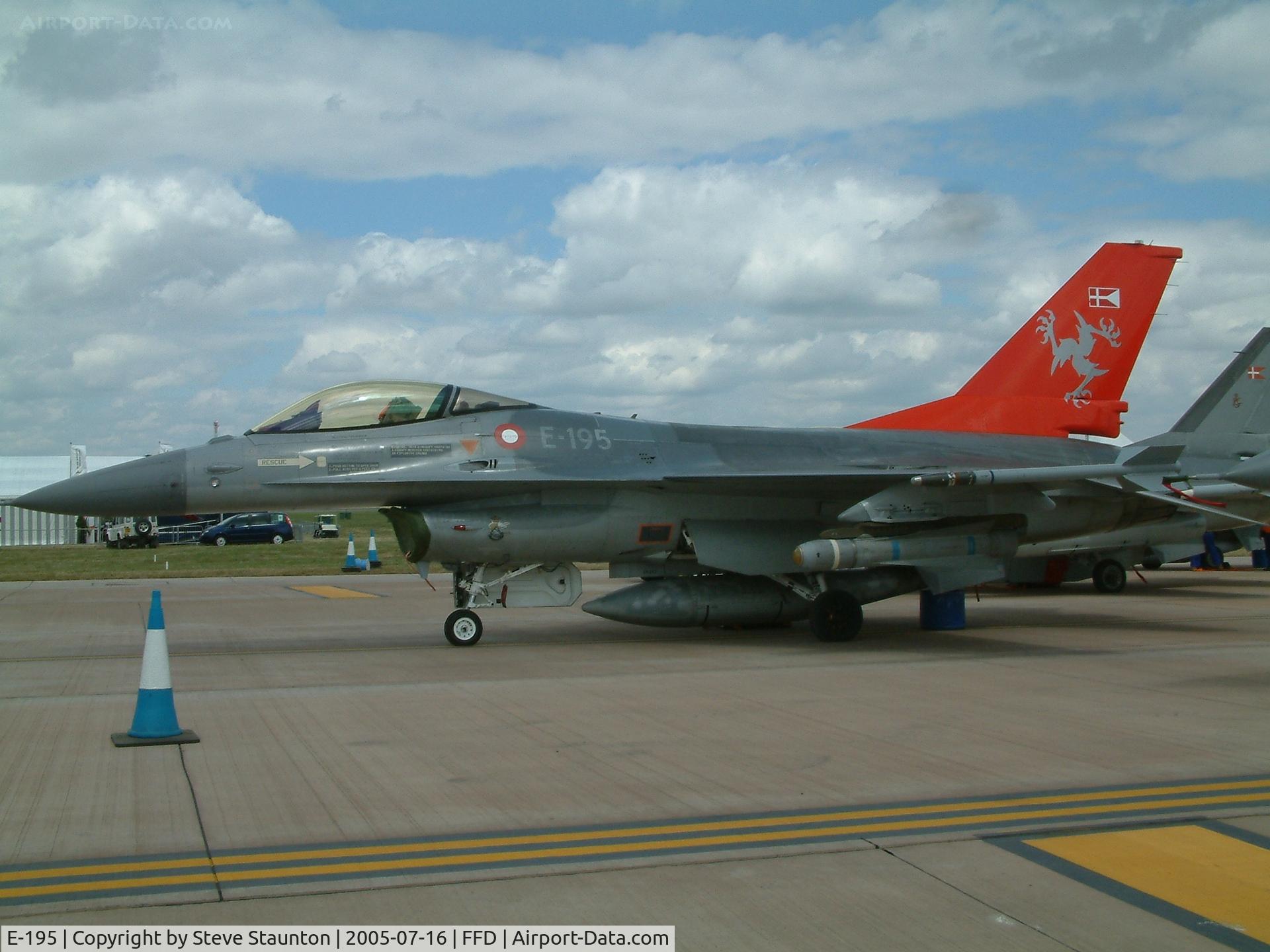 E-195, SABCA F-16AM Fighting Falcon C/N 6F-22, Royal International Air Tattoo 2005