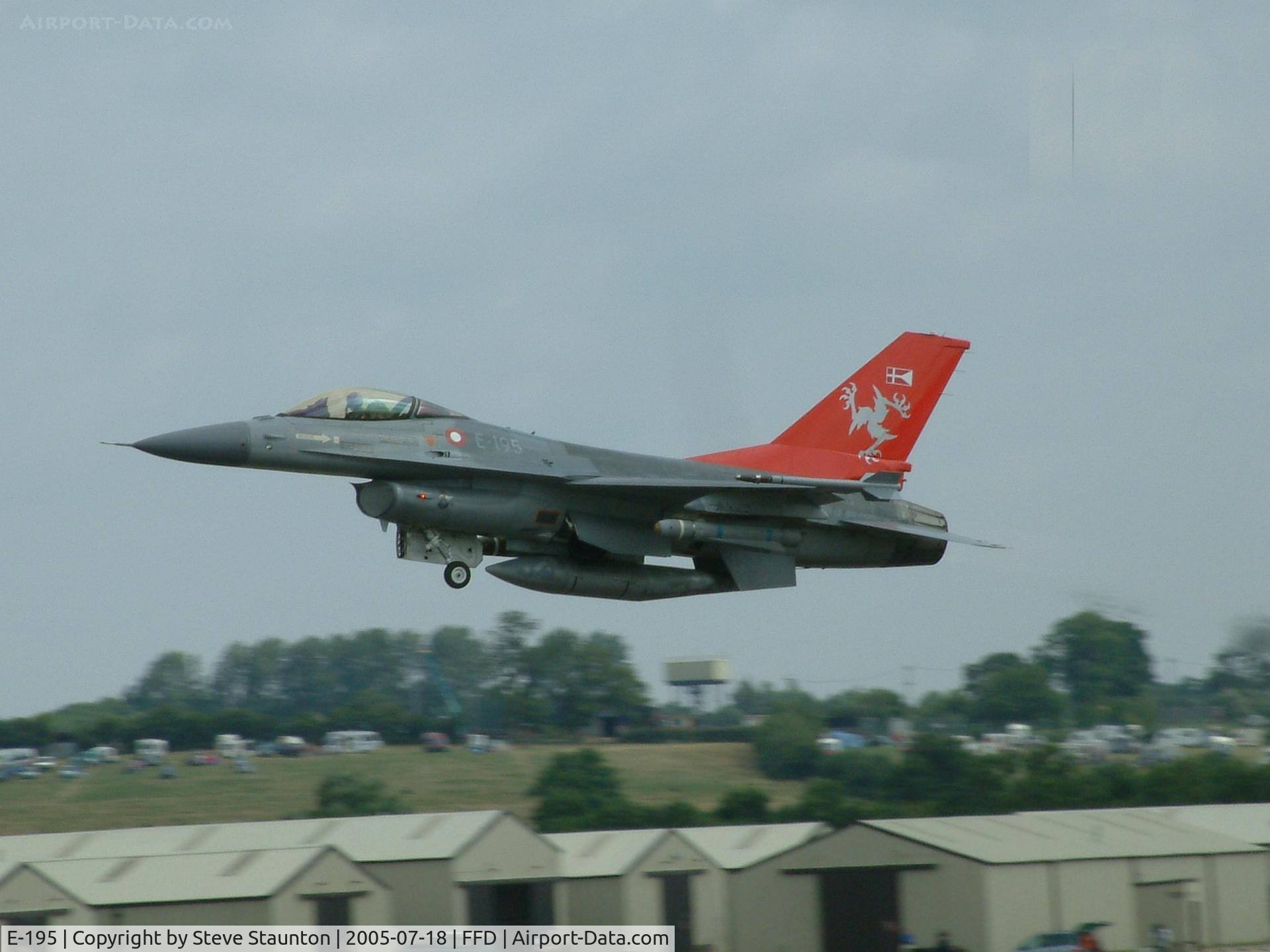 E-195, SABCA F-16AM Fighting Falcon C/N 6F-22, Royal International Air Tattoo 2005