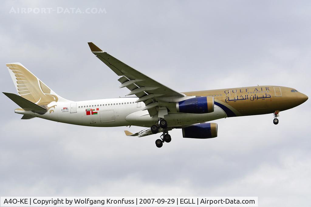 A4O-KE, 2000 Airbus A330-243 C/N 334, on final RWY09L