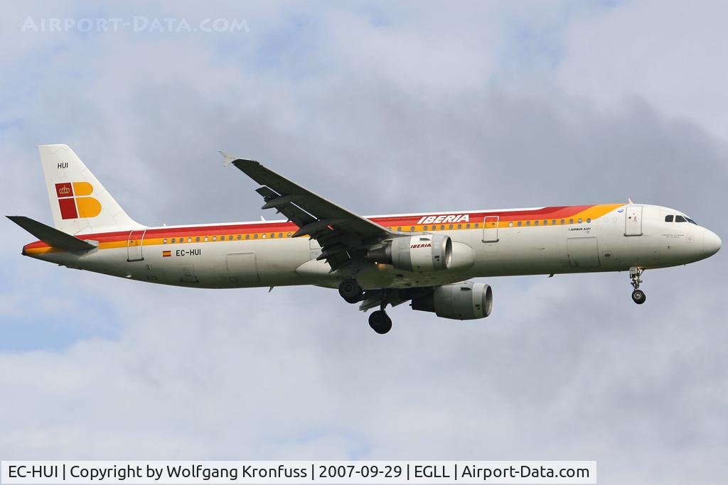 EC-HUI, 1999 Airbus A321-211 C/N 1027, on final RWY09L