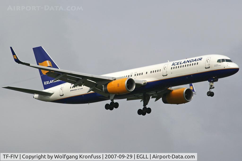 TF-FIV, 2001 Boeing 757-208 C/N 30424, Icebird approaching LHR