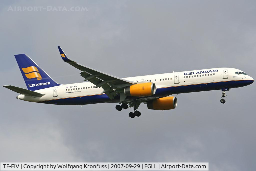 TF-FIV, 2001 Boeing 757-208 C/N 30424, Icebird approaching LHR