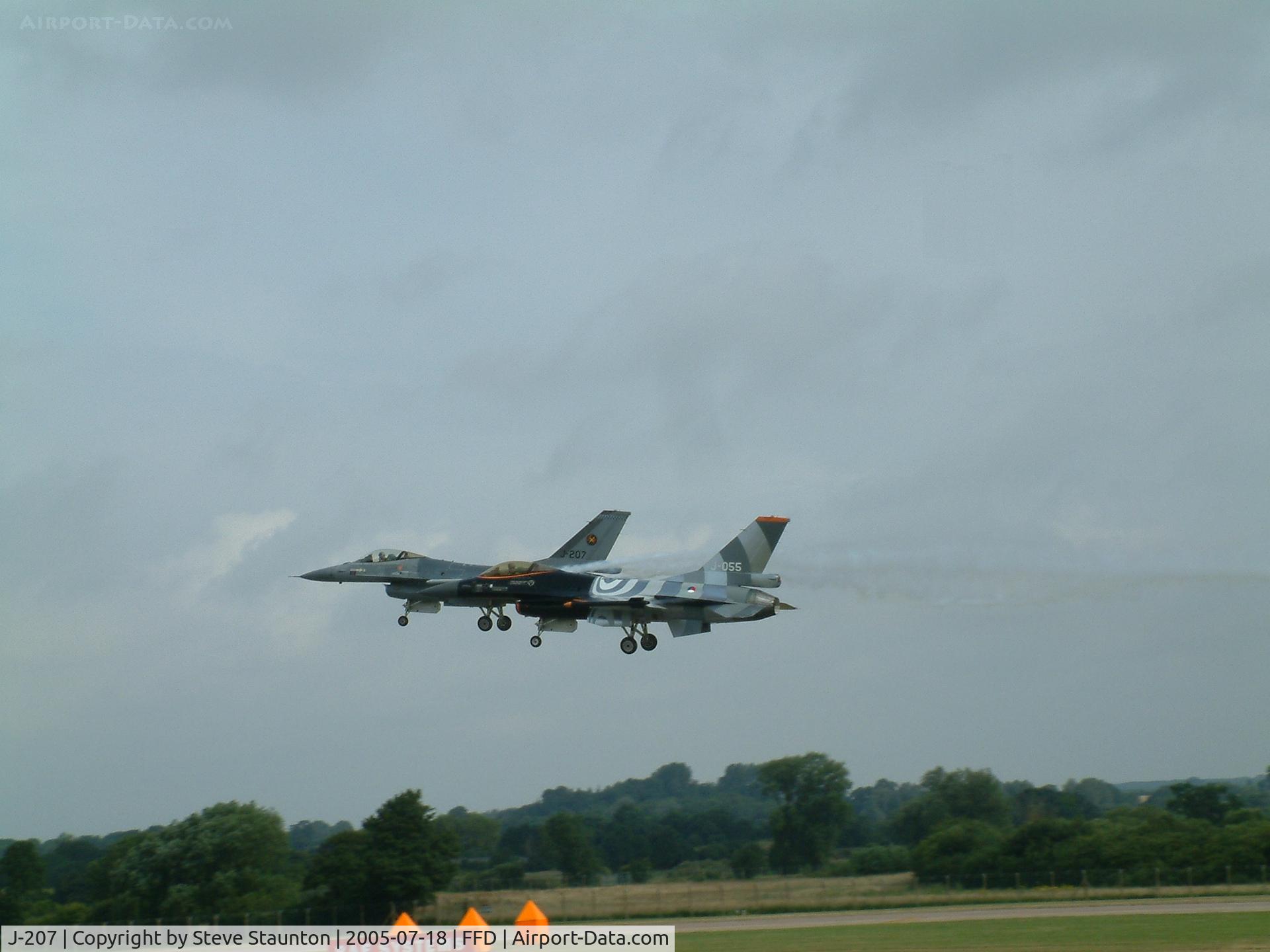 J-207, Fokker F-16AM Fighting Falcon C/N 6D-114, Royal International Air Tattoo 2005