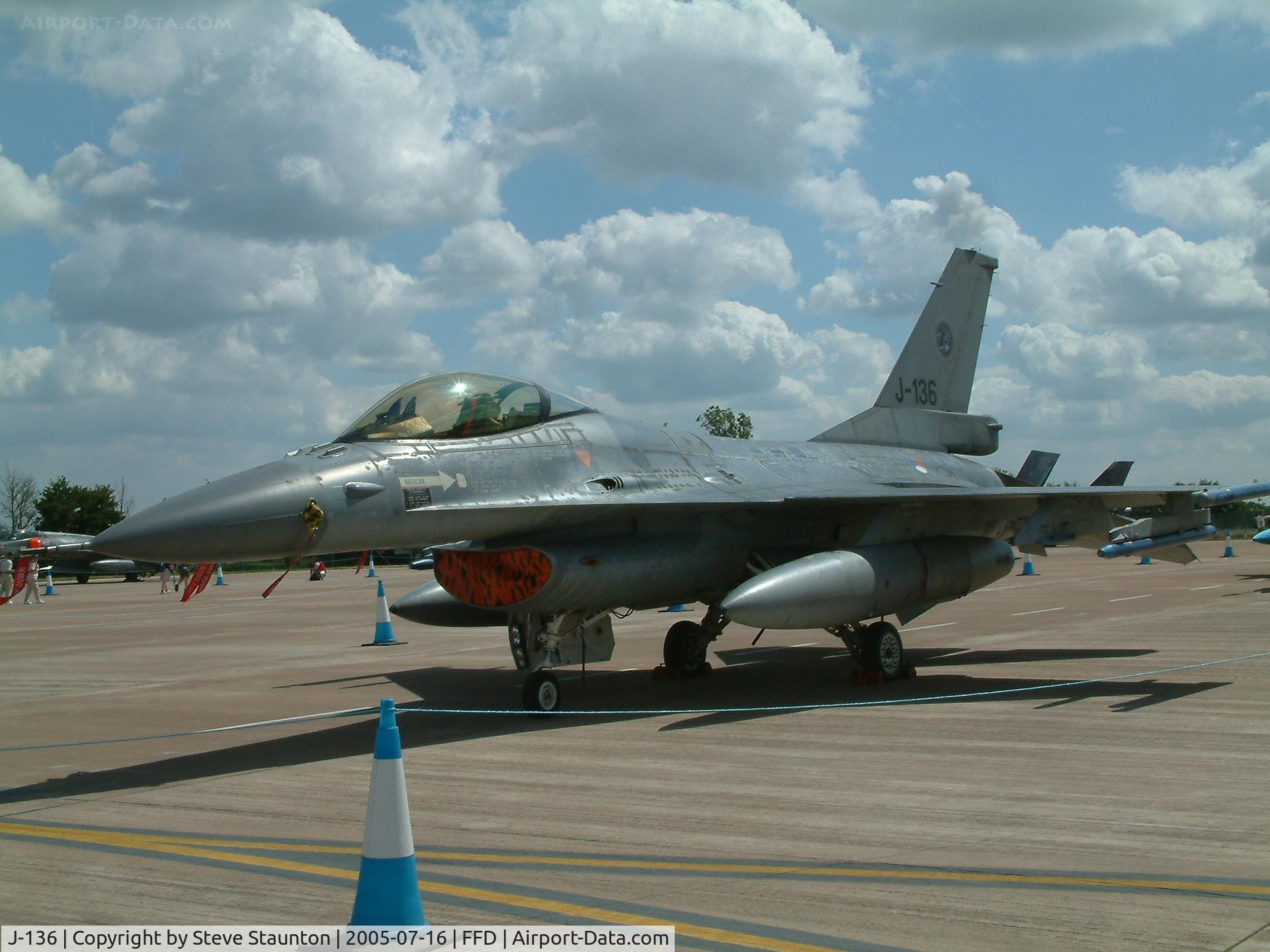 J-136, Fokker F-16AM Fighting Falcon C/N 6D-126, Royal International Air Tattoo 2005