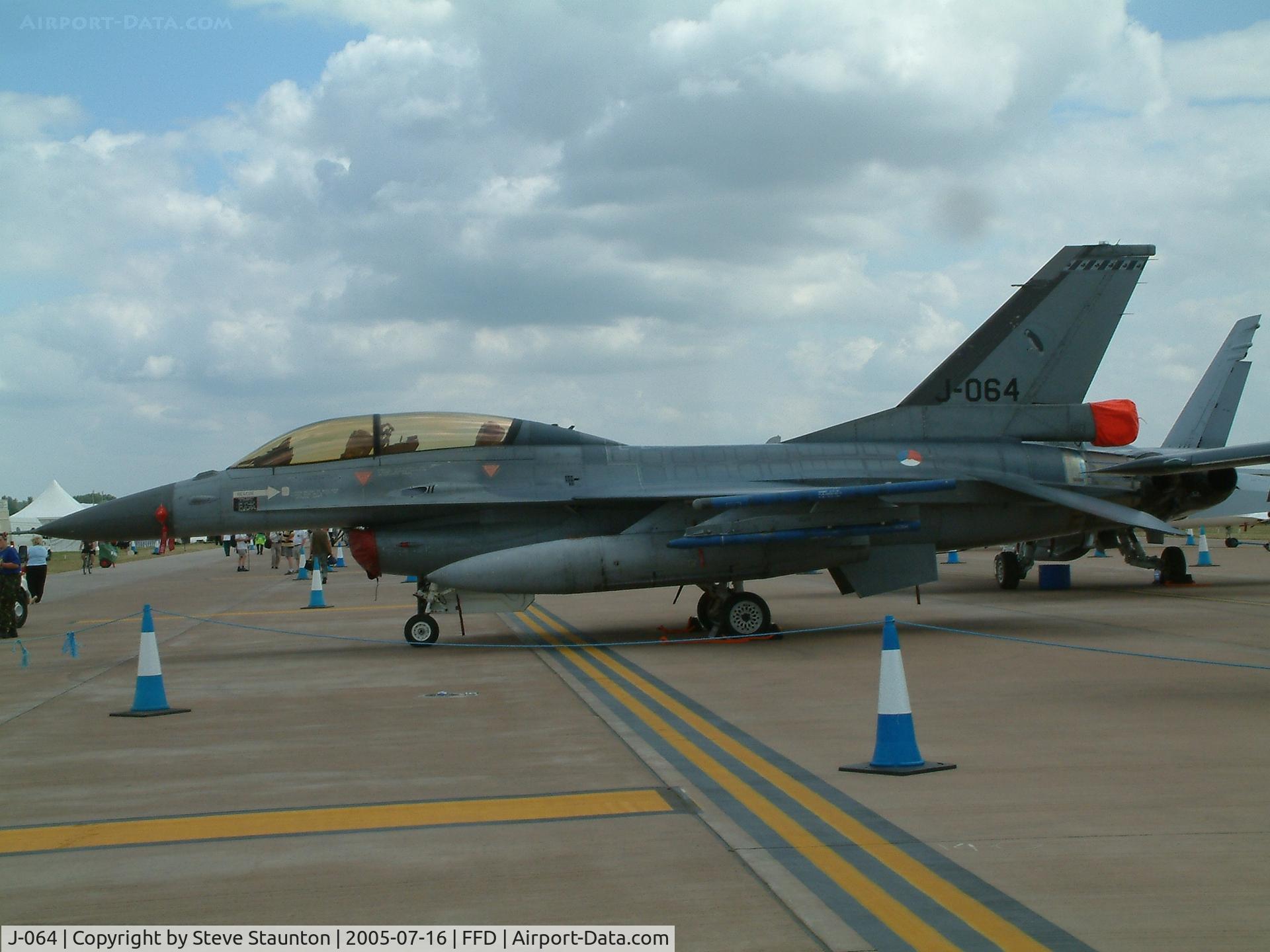 J-064, 1986 General Dynamics F-16BM Fighting Falcon C/N 6E-33, Royal International Air Tattoo 2005