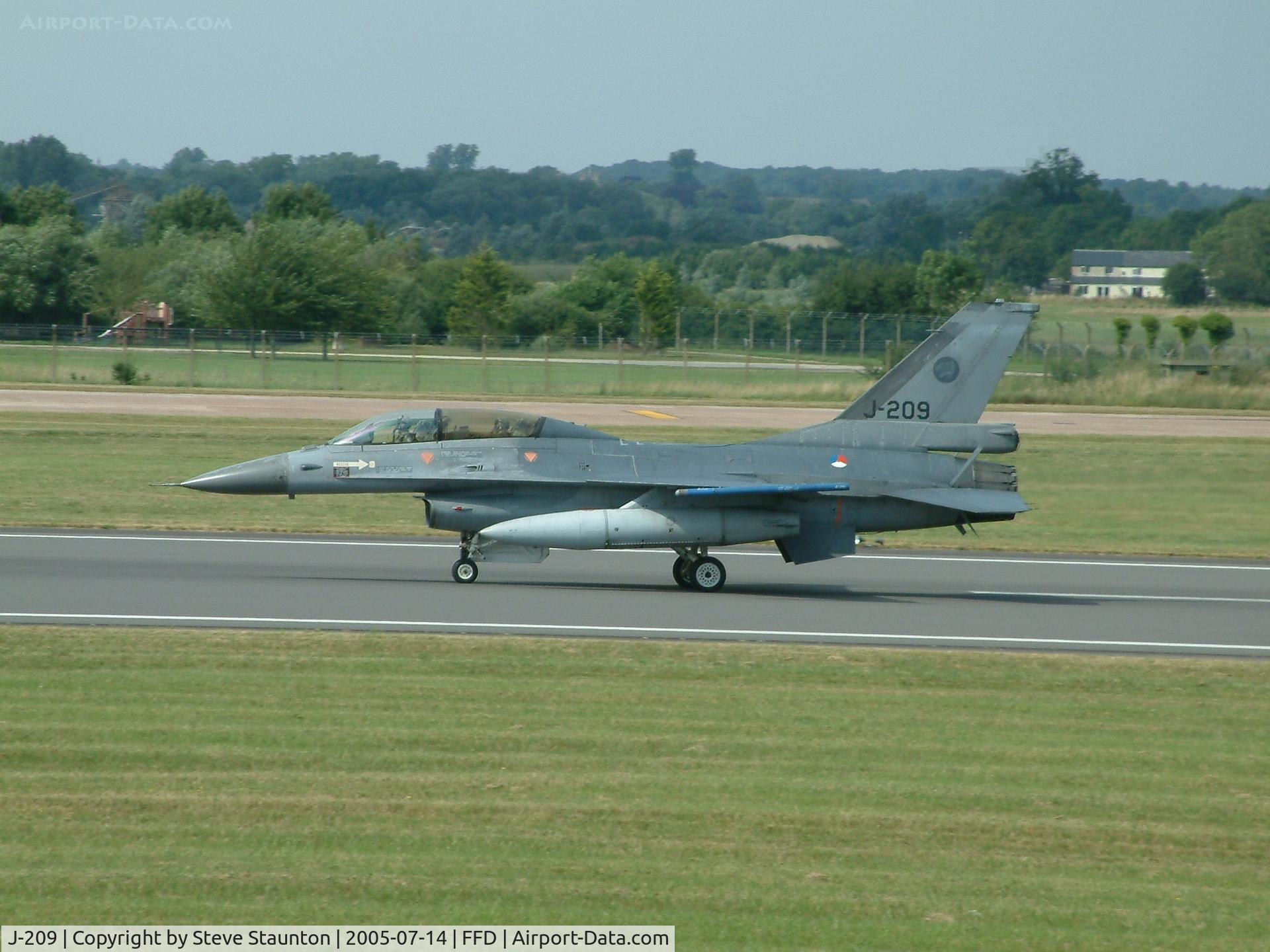 J-209, 1983 General Dynamics F-16BM Fighting Falcon C/N 6E-28, Royal International Air Tattoo 2005