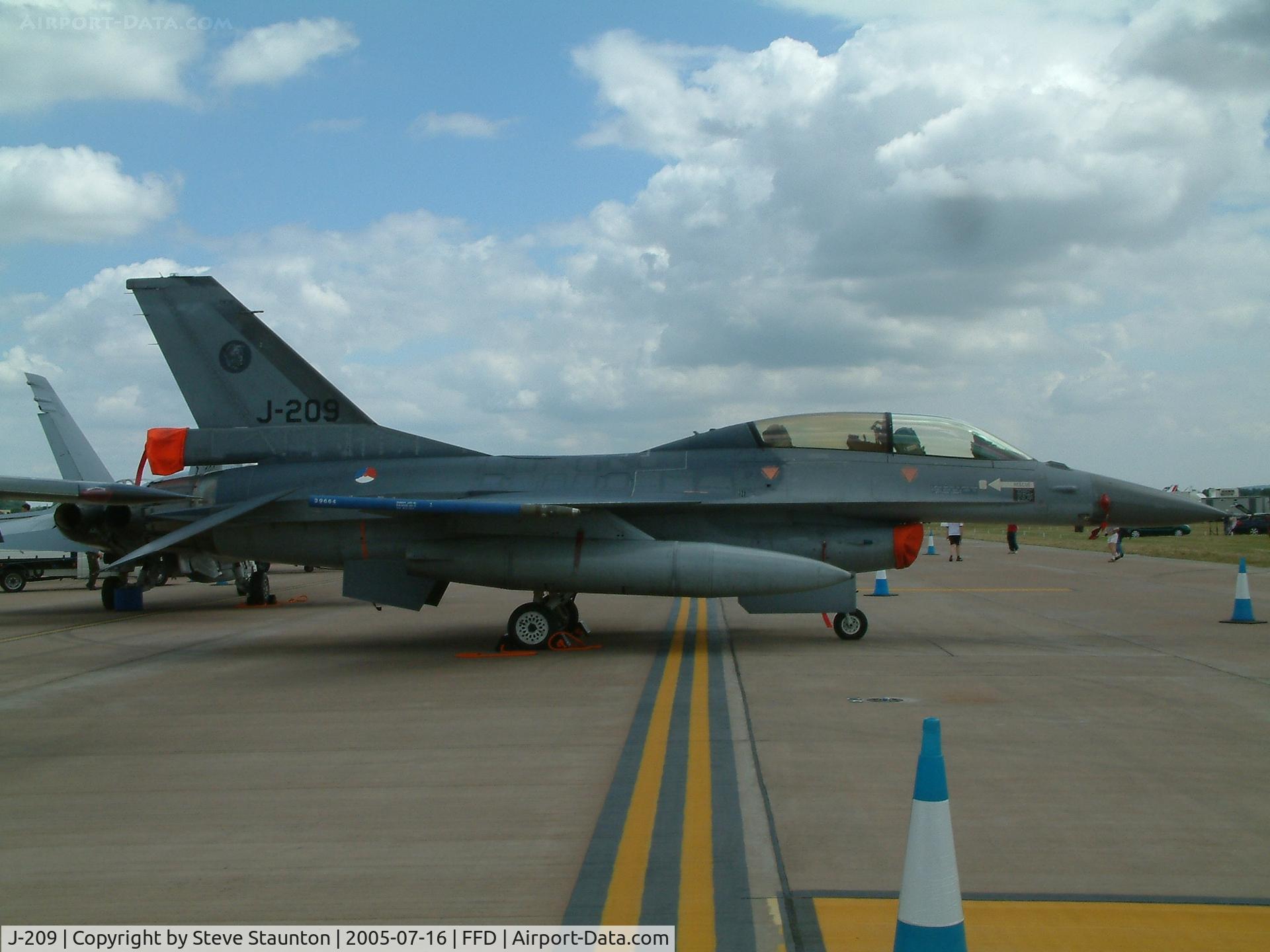 J-209, 1983 General Dynamics F-16BM Fighting Falcon C/N 6E-28, Royal International Air Tattoo 2005