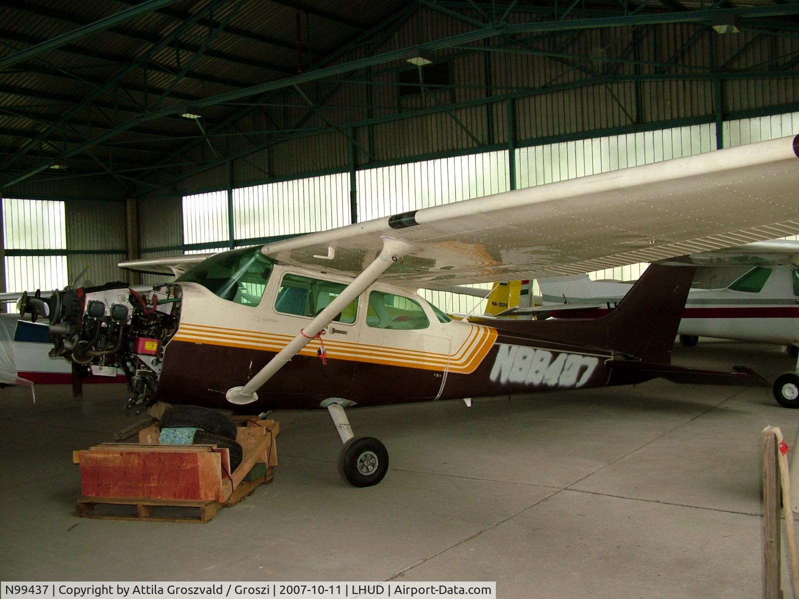 N99437, 1985 Cessna 172P C/N 17276445, Szeged Airport