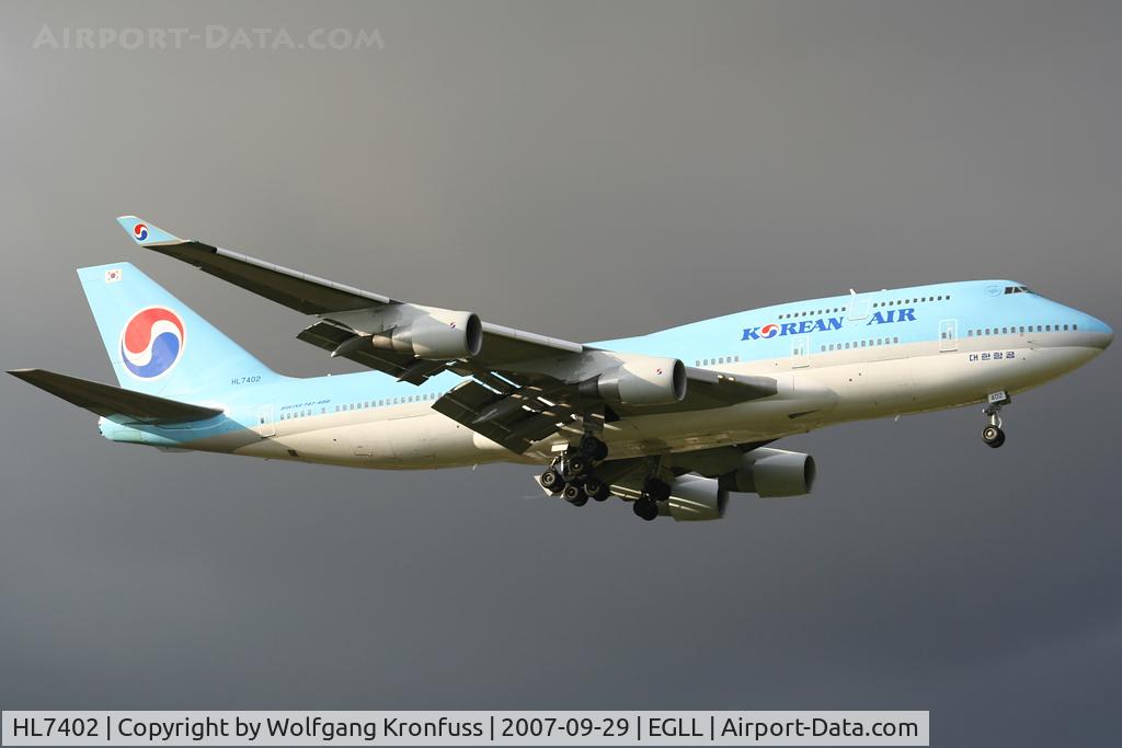 HL7402, 1998 Boeing 747-4B5 C/N 26407, on final RWY09L