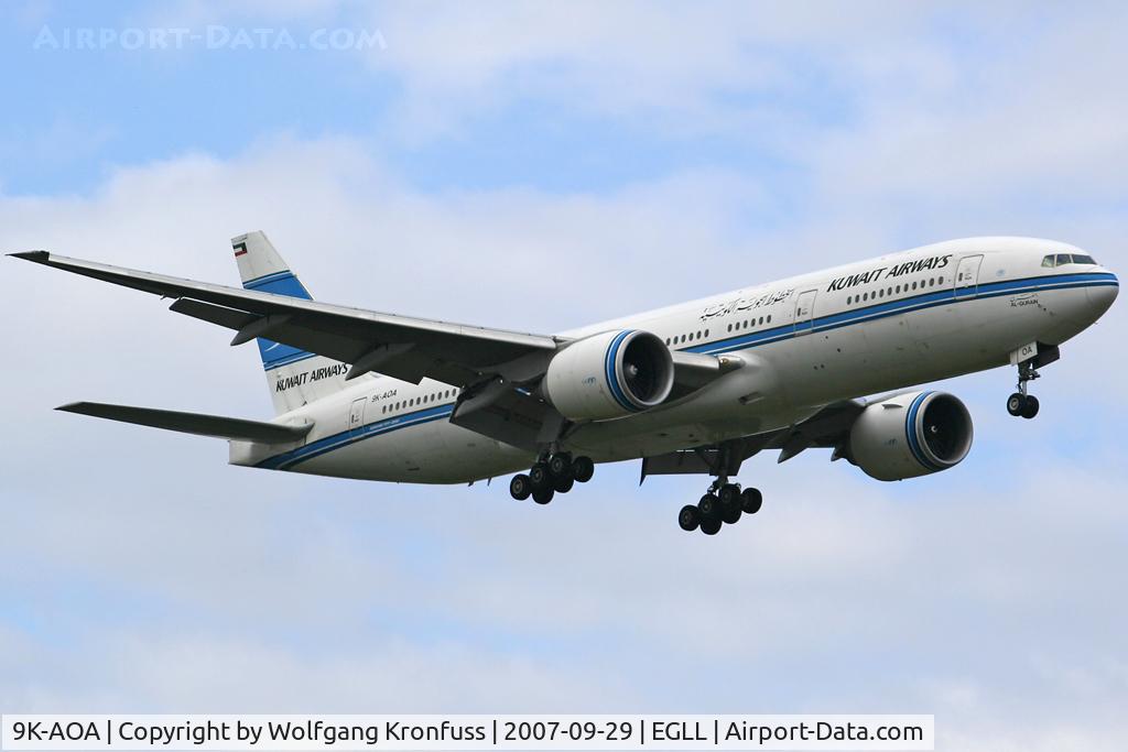 9K-AOA, 1998 Boeing 777-269/ER C/N 28743, on final RWY09L