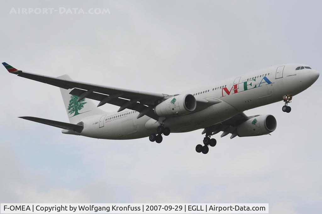 F-OMEA, 2003 Airbus A330-243 C/N 527, on final RWY09L