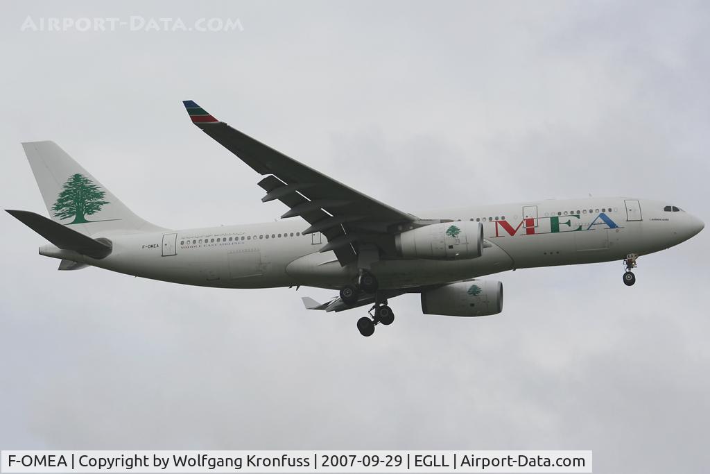F-OMEA, 2003 Airbus A330-243 C/N 527, on final RWY09L