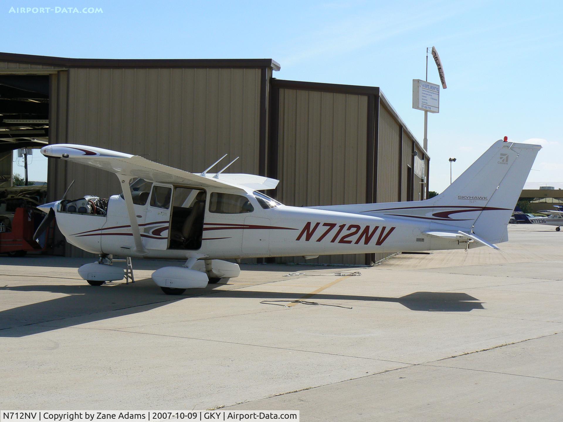 N712NV, 2005 Cessna 172S C/N 172S9960, At Arlington Muni