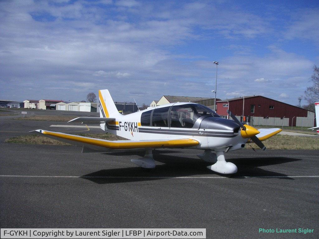 F-GYKH, Robin DR-400-160 Chevalier C/N 2541, DR400/160 - AÃ©ro-club du BÃ©arn