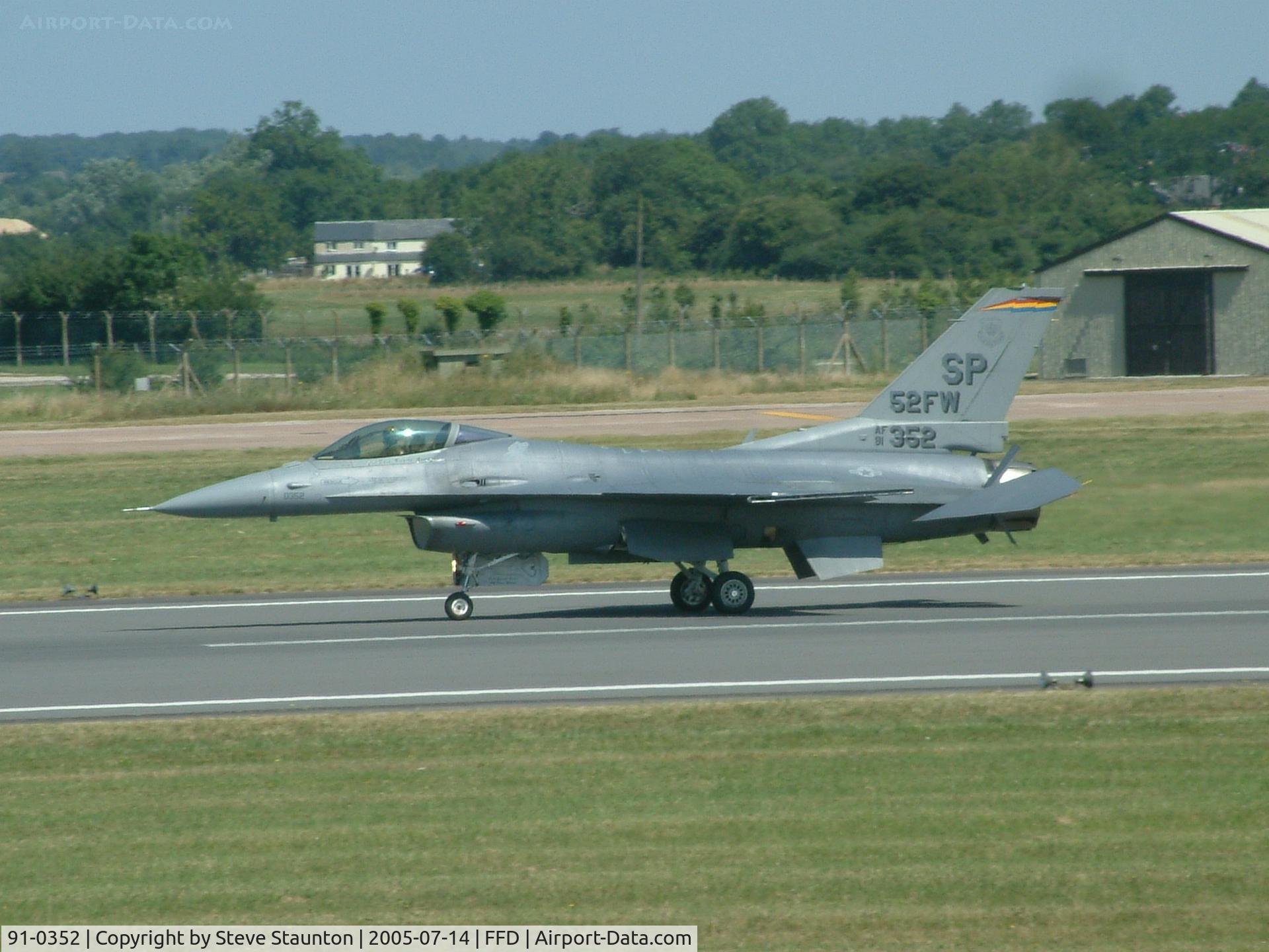 91-0352, 1993 General Dynamics F-16CJ Fighting Falcon C/N CC-50, Royal International Air Tattoo 2005