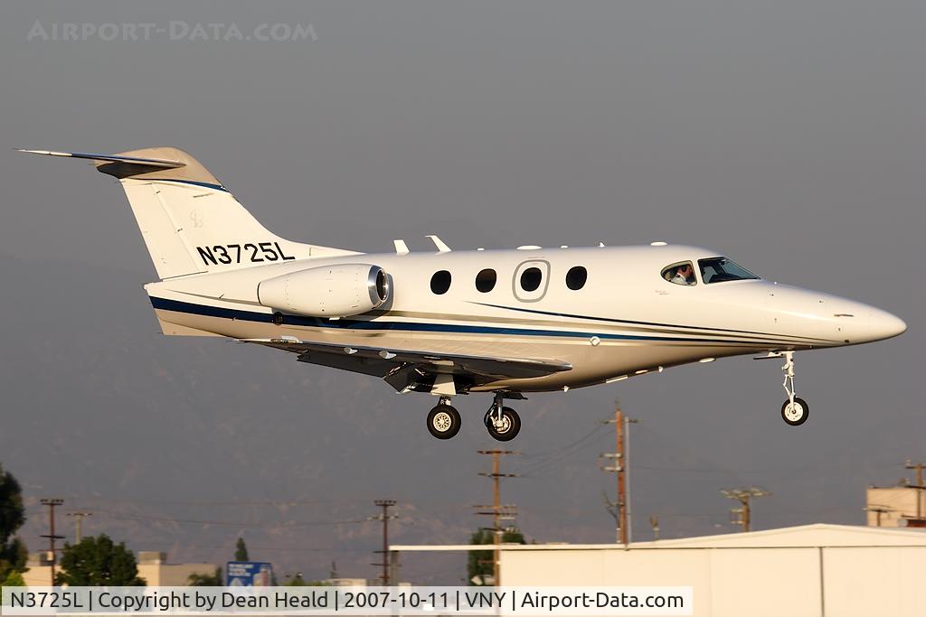 N3725L, 2006 Beech 390 Premier 1 C/N RB-155, N940P LLC Raytheon 390 Premiere 1 N3725L, from Bakersfield Meadows Field (KBFL), seconds from landing on RWY 16R.