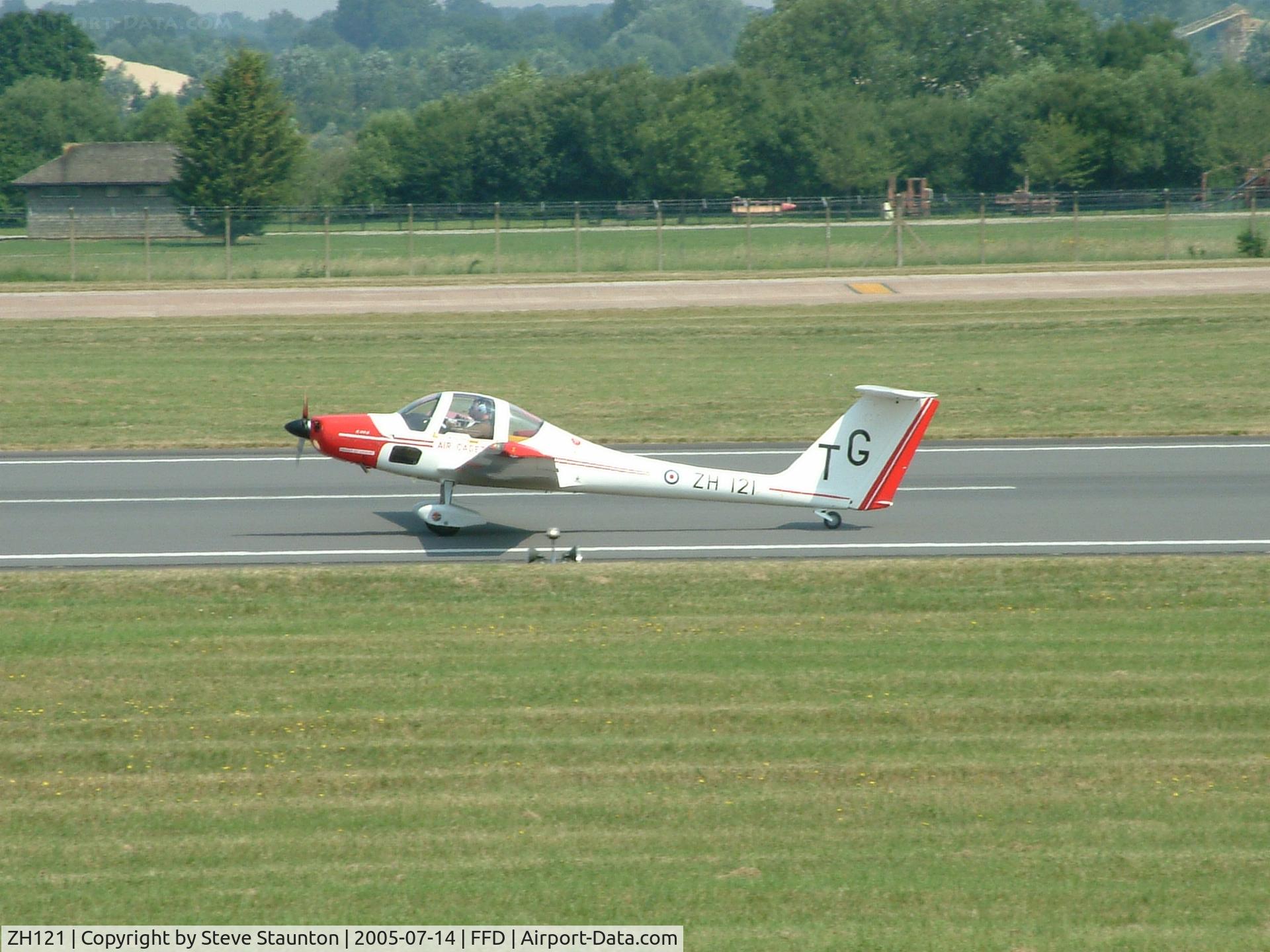 ZH121, Grob G-109B Vigilant T1 C/N 6514, Royal International Air Tattoo 2005