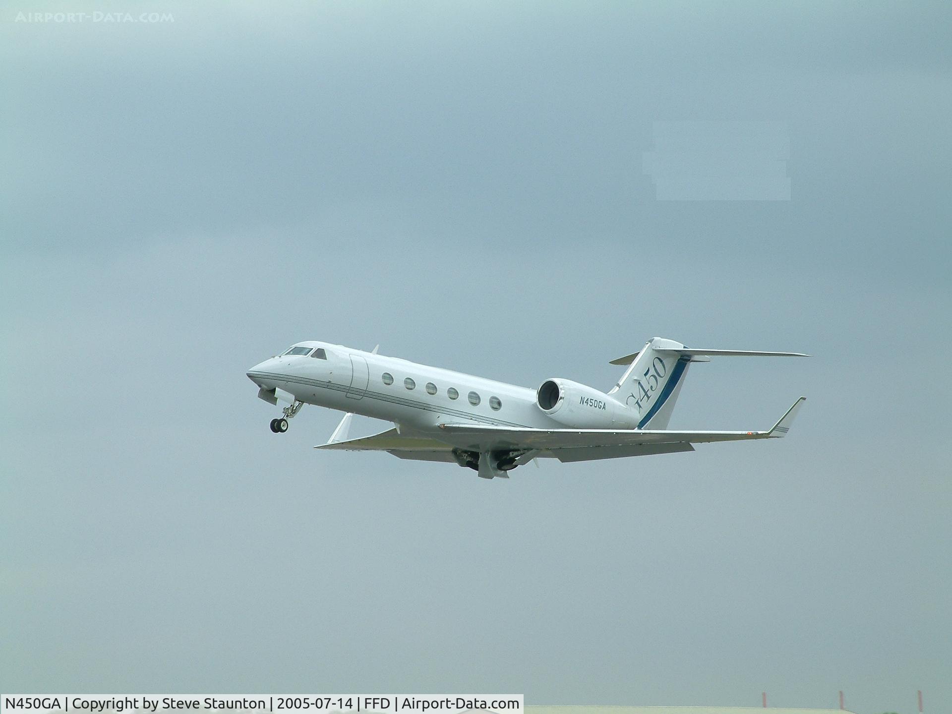 N450GA, 2004 Gulfstream Aerospace GIV-X (G450) C/N 4004, Royal International Air Tattoo 2005