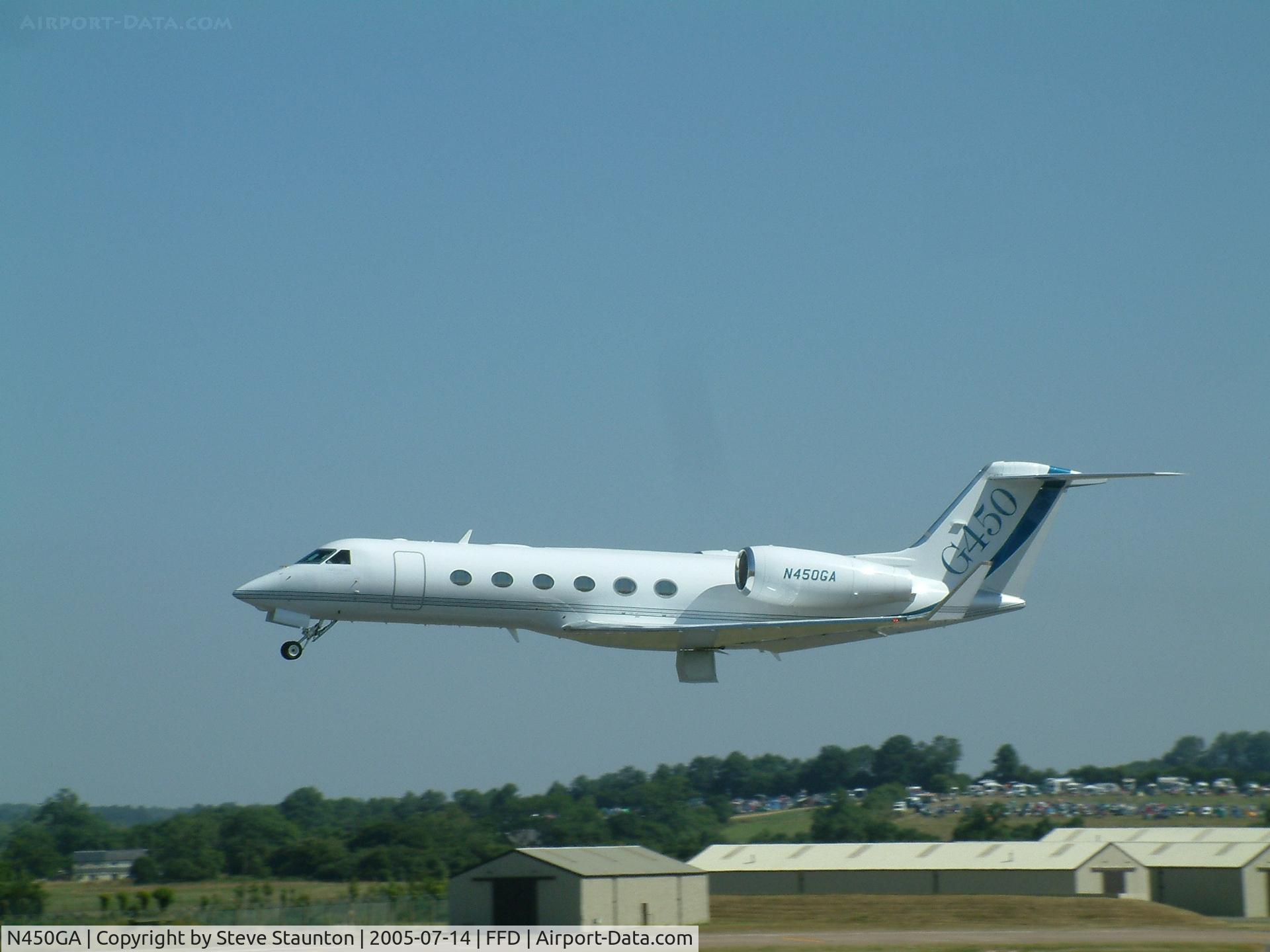 N450GA, 2004 Gulfstream Aerospace GIV-X (G450) C/N 4004, Royal International Air Tattoo 2005