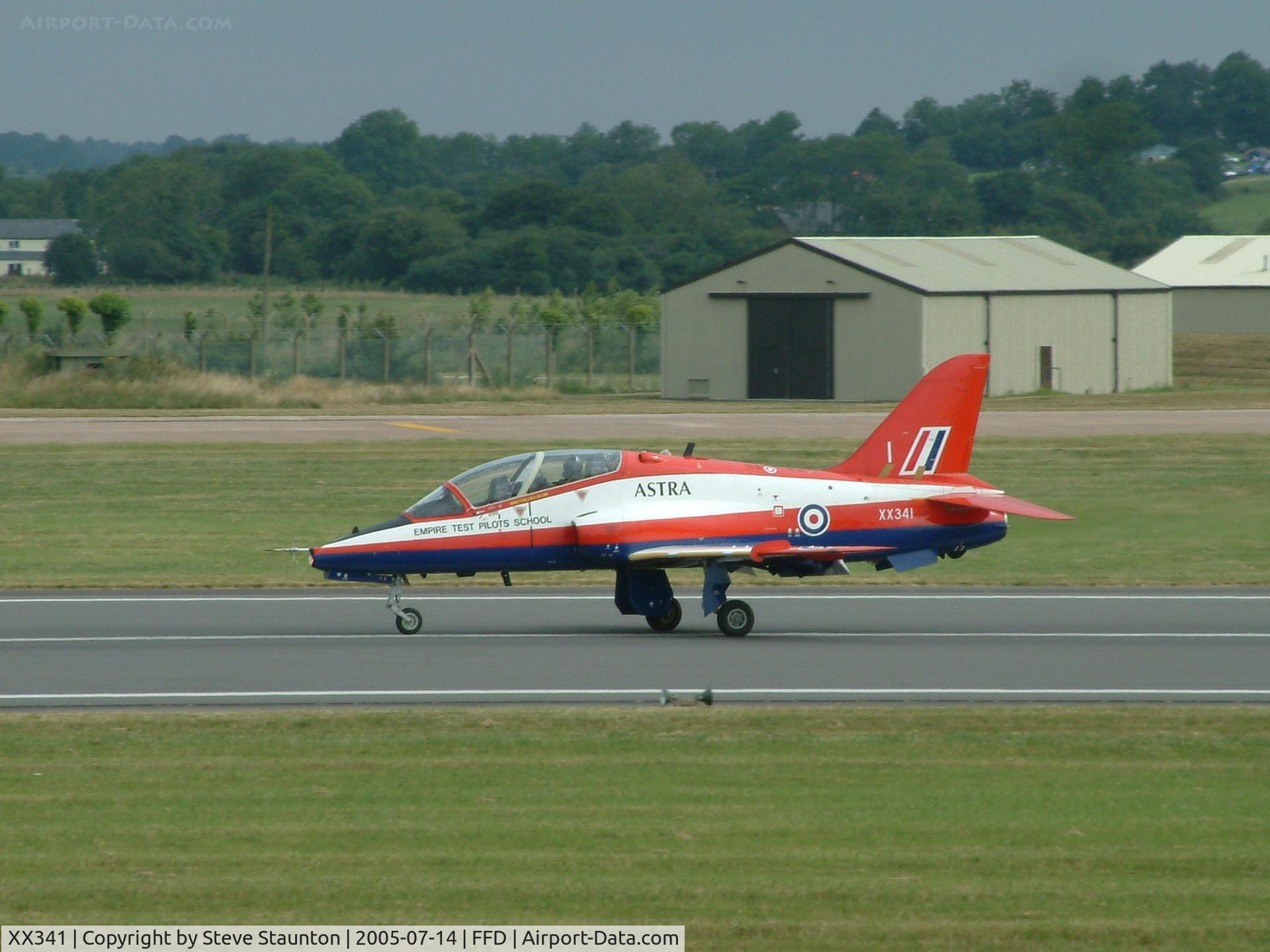 XX341, 1980 Hawker Siddeley Hawk T.1 C/N 190/312165, Royal International Air Tattoo 2005