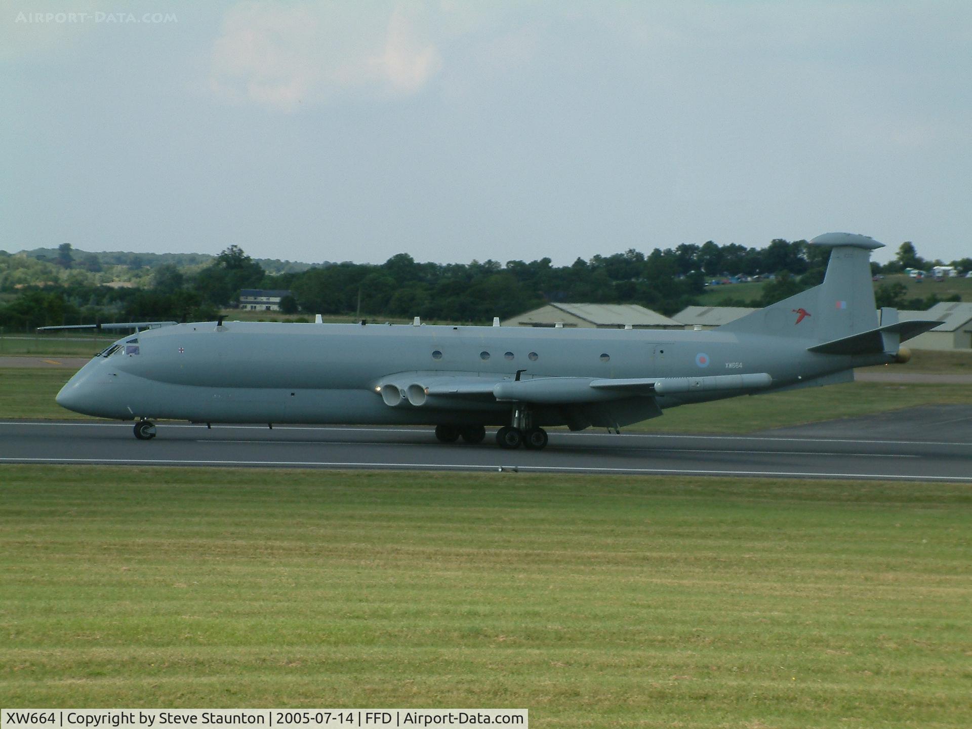 XW664, 1971 Hawker Siddeley Nimrod R.1 C/N 8039, Royal International Air Tattoo 2005