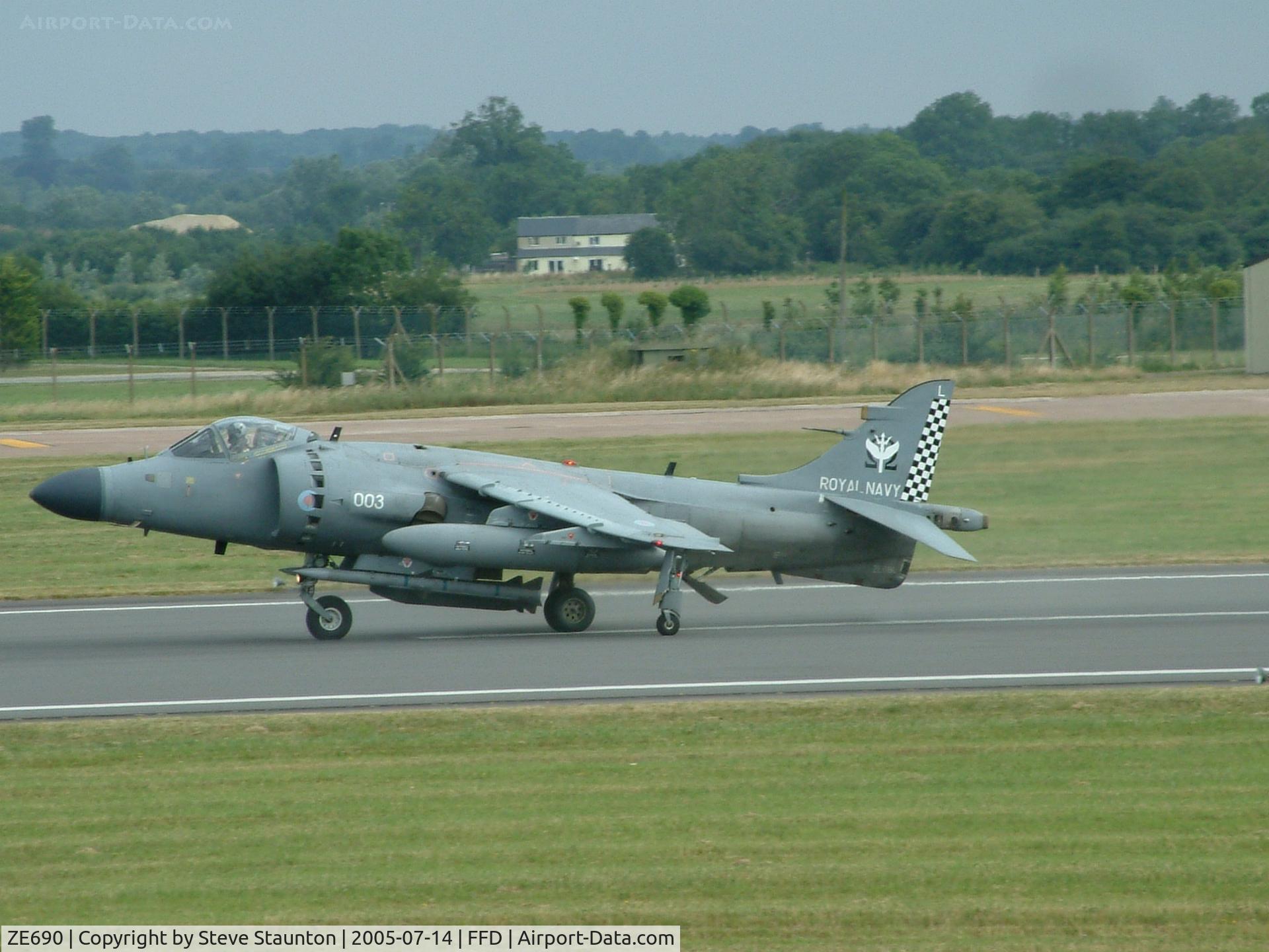 ZE690, British Aerospace Sea Harrier F/A.2 C/N B49/P12, Royal International Air Tattoo 2005