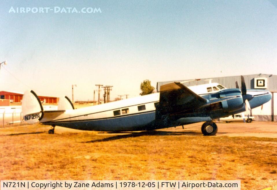 N721N, 1944 Lockheed PV-1 C/N 5272, On the ramp at Meacham Field