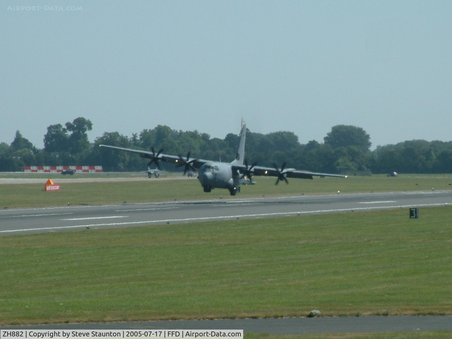 ZH882, 1999 Lockheed Martin C-130J Hercules C.5 C/N 382-5480, Royal International Air Tattoo 2005