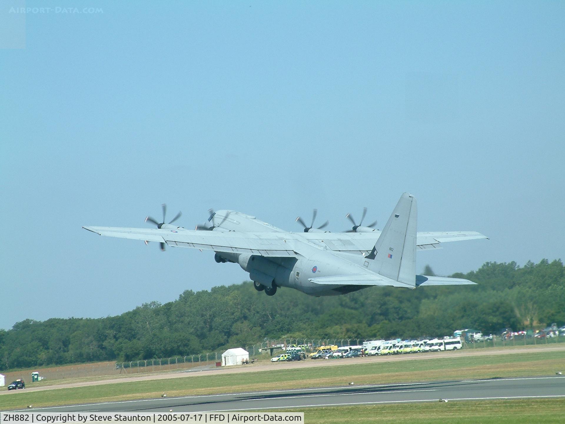 ZH882, 1999 Lockheed Martin C-130J Hercules C.5 C/N 382-5480, Royal International Air Tattoo 2005
