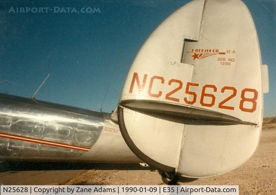 N25628, 1940 Lockheed 12A Electra Junior C/N 1286, At Fabens, TX