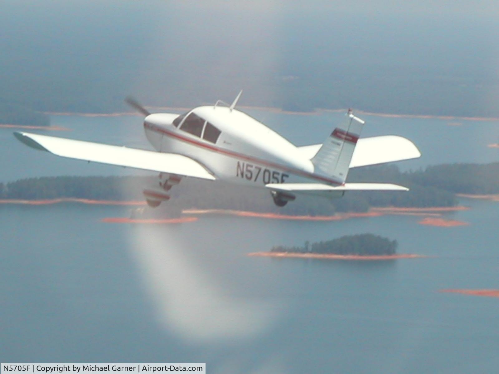 N5705F, 1968 Piper PA-28-140 C/N 28-25016, Over Clarks Hill Lake north of Augusta, GA