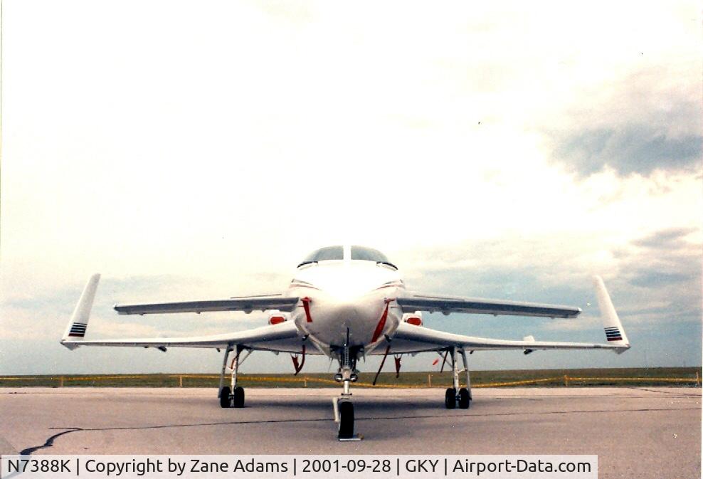 N7388K, 1990 Beech Starship C/N NC-7, Registered as N1548S at Arlington Muni