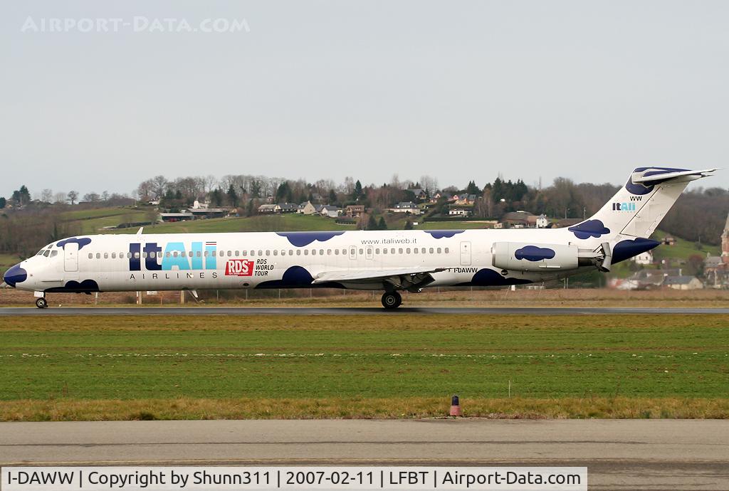 I-DAWW, 1985 McDonnell Douglas MD-82 (DC-9-82) C/N 49212, Landing rwy 02