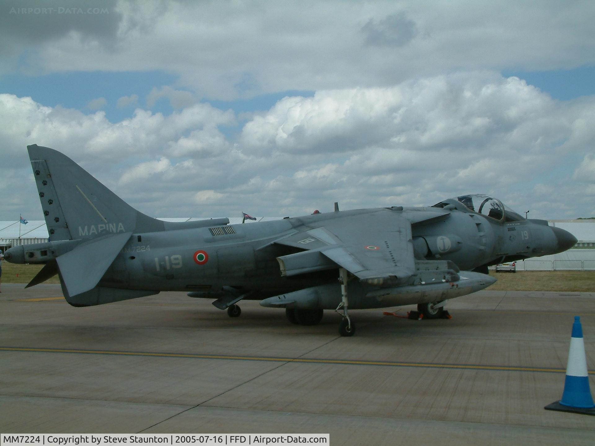 MM7224, McDonnell Douglas AV-8B+ Harrier II C/N 276/IT013, Royal International Air Tattoo 2005