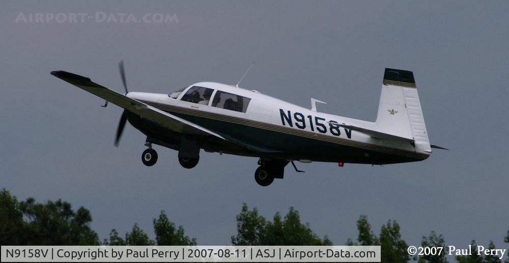 N9158V, 1969 Mooney M20F Executive C/N 690040, Up and away