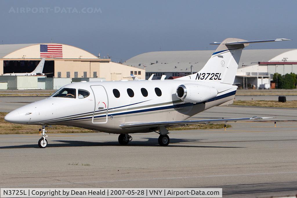N3725L, 2006 Beech 390 Premier 1 C/N RB-155, N940P LLC Raytheon 390 Premiere 1 N3725L taxiing to RWY 16R for departure.