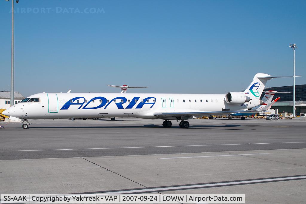 S5-AAK, 2007 Canadair CRJ-900ER (CL-600-2D24) C/N 15128, Adria Airways Canadair Regionaljet 900