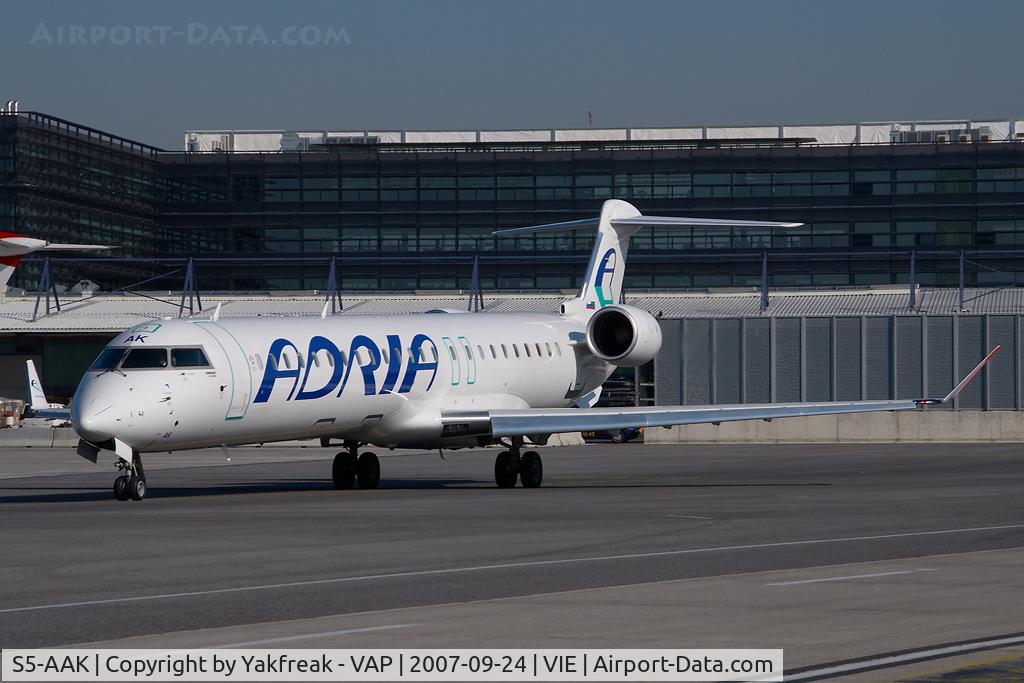 S5-AAK, 2007 Canadair CRJ-900ER (CL-600-2D24) C/N 15128, Adria Airways Canadair Regionaljet 900