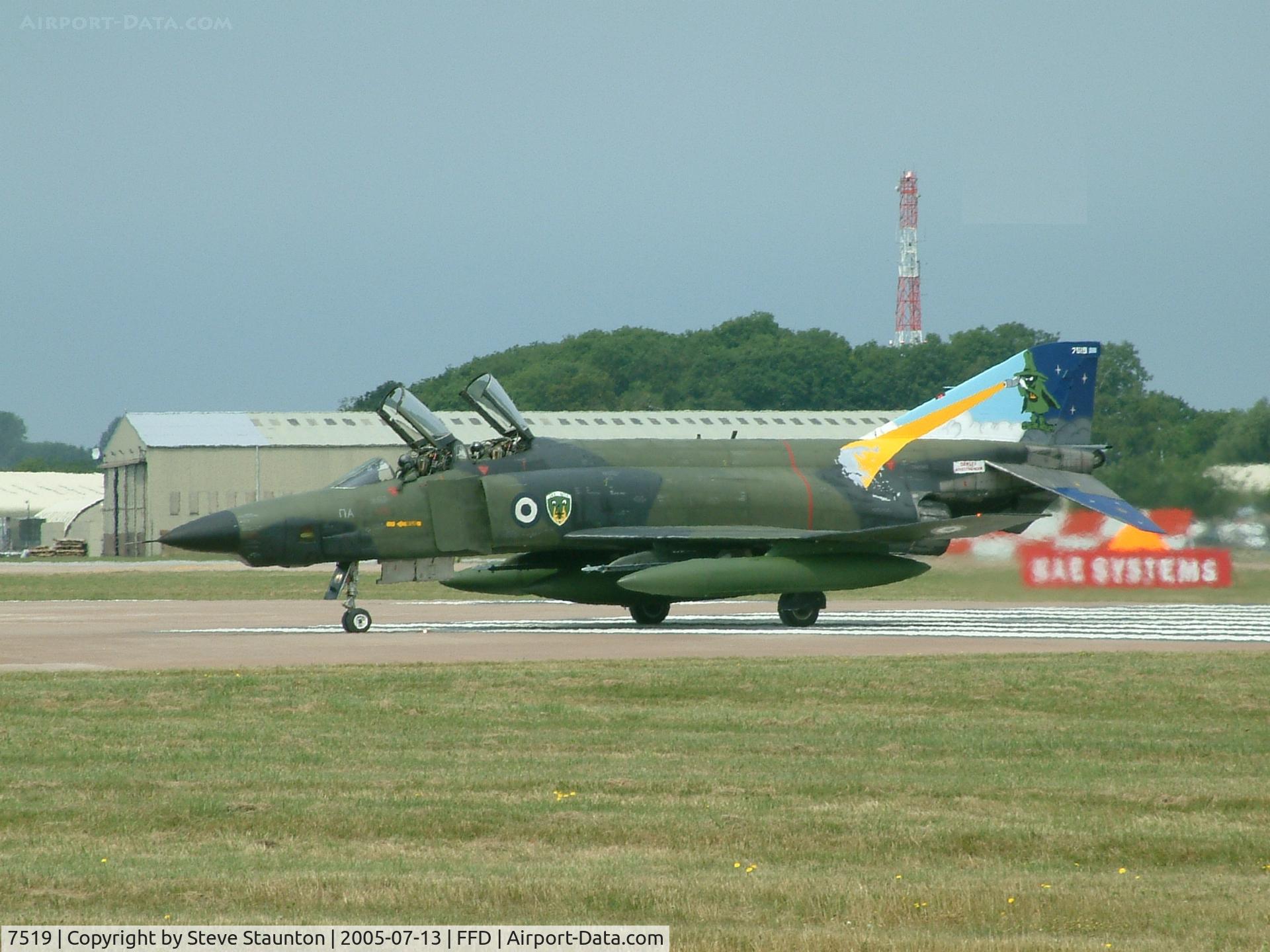 7519, 1969 McDonnell Douglas RF-4E Phantom II C/N 4164, Royal International Air Tattoo 2005