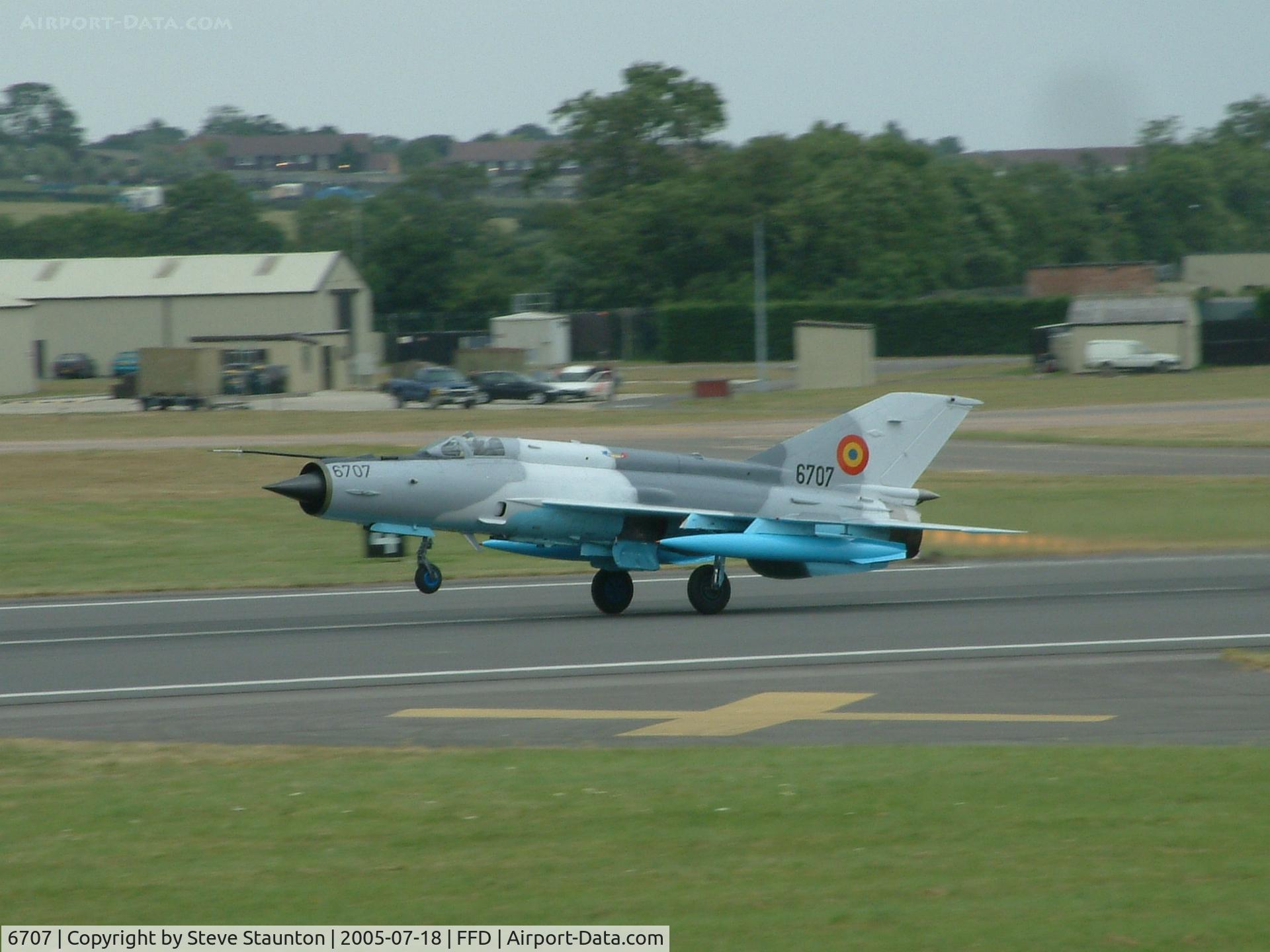 6707, Mikoyan-Gurevich MiG-21MF-75 Lancer C C/N 96006707/0520, Royal International Air Tattoo 2005