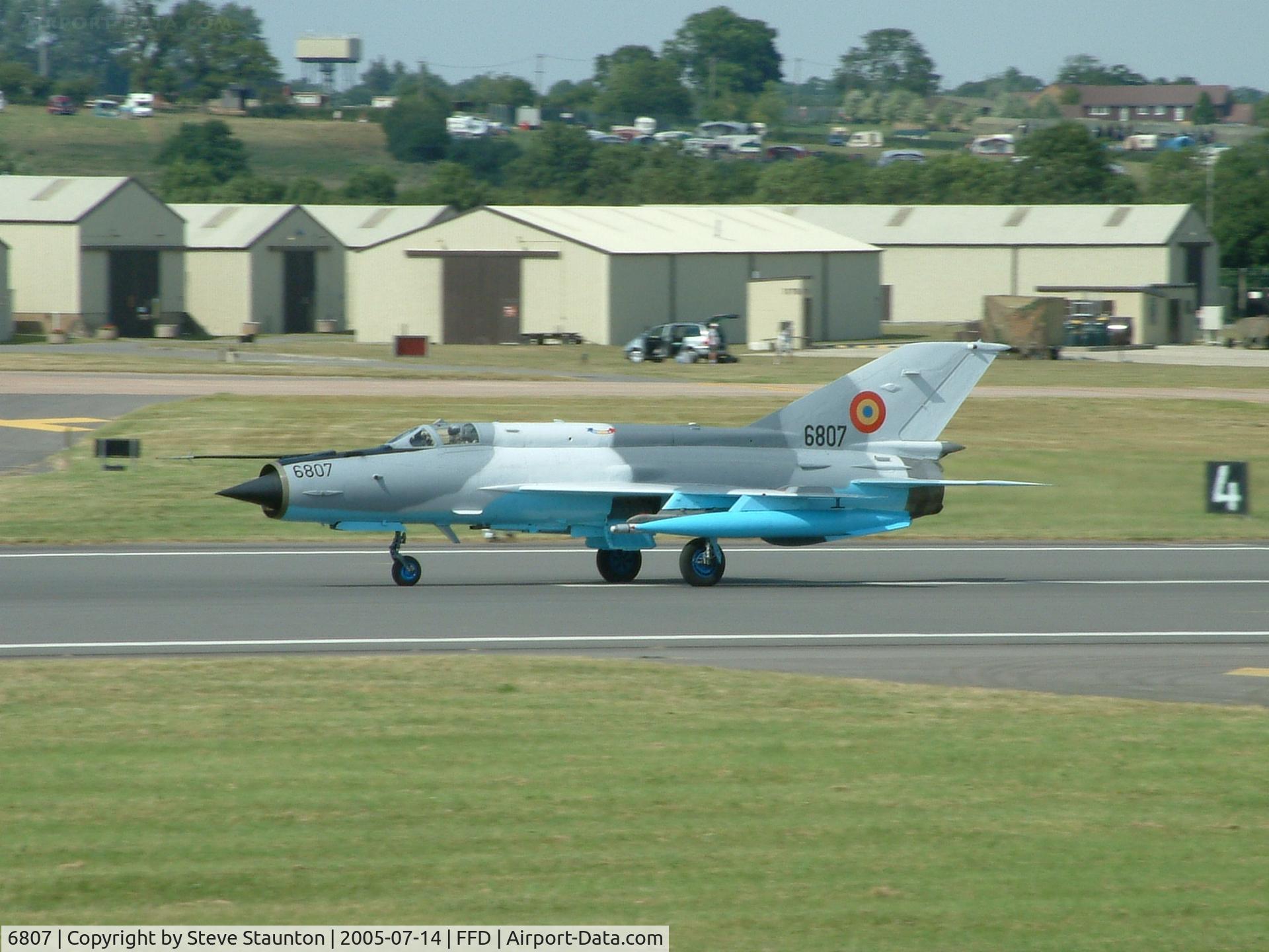 6807, Mikoyan-Gurevich MiG-21MF-75 Lancer C C/N 96006807/0523, Royal International Air Tattoo 2005