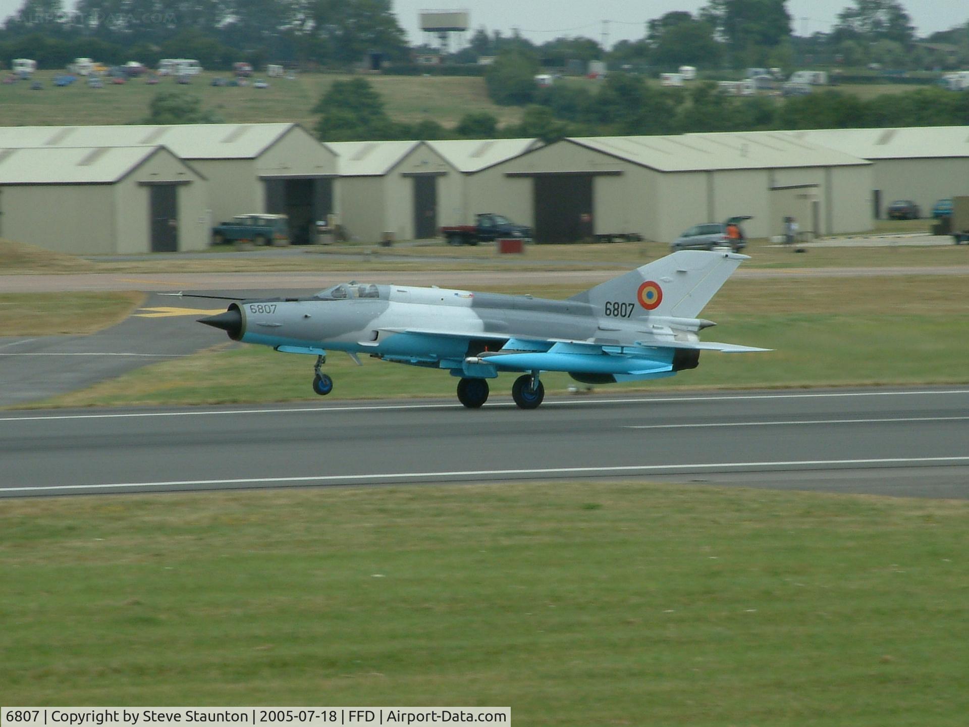 6807, Mikoyan-Gurevich MiG-21MF-75 Lancer C C/N 96006807/0523, Royal International Air Tattoo 2005
