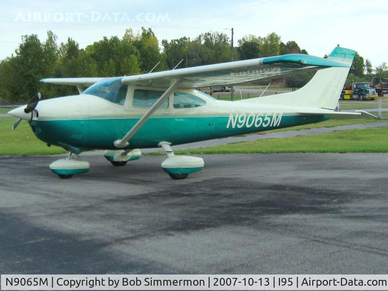 N9065M, 1976 Cessna 182P Skylane C/N 18264662, On the ramp at Kenton, OH
