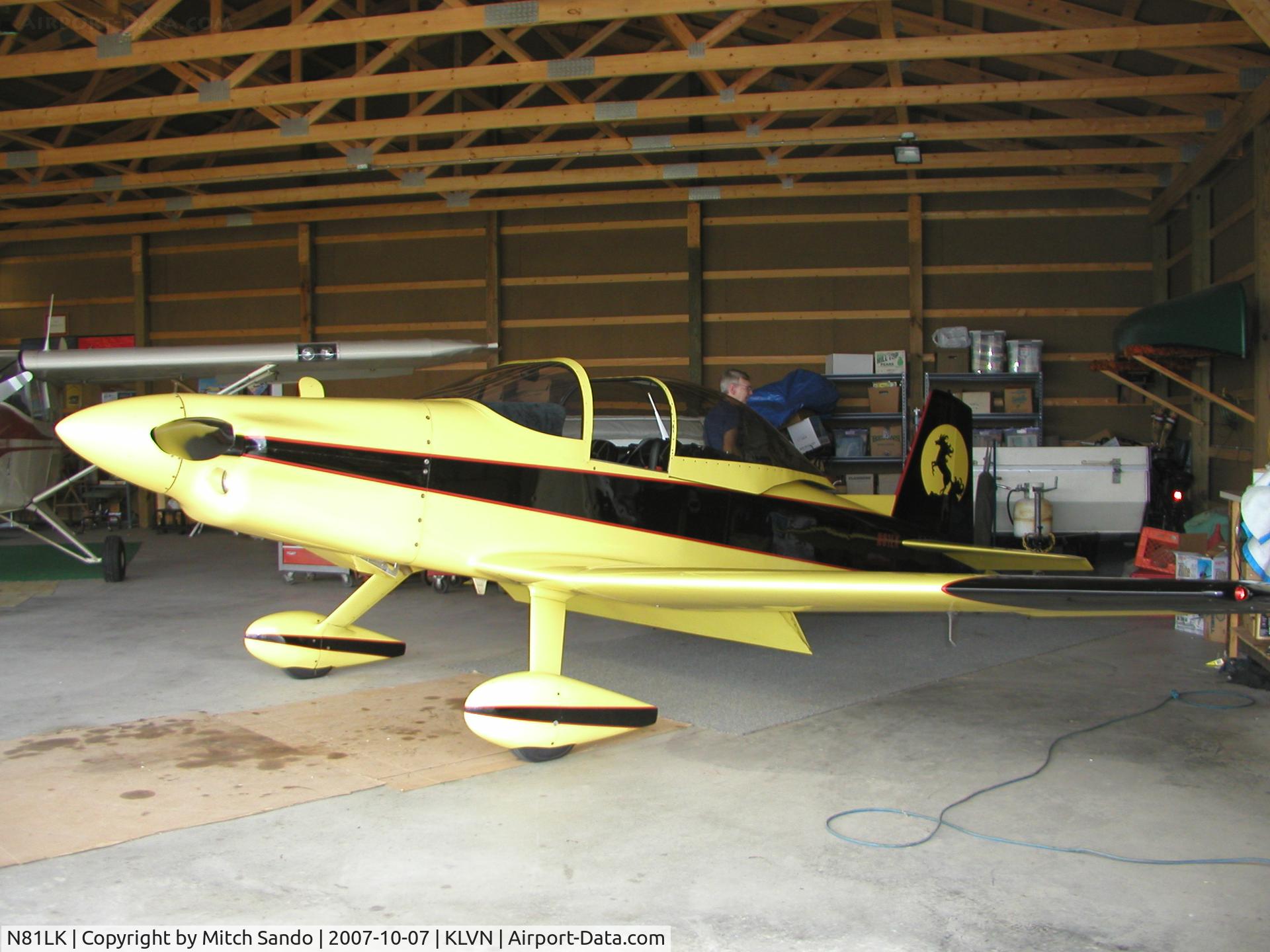 N81LK, 1981 Bushby Mustang II C/N MII-579, Parked inside the hangar.