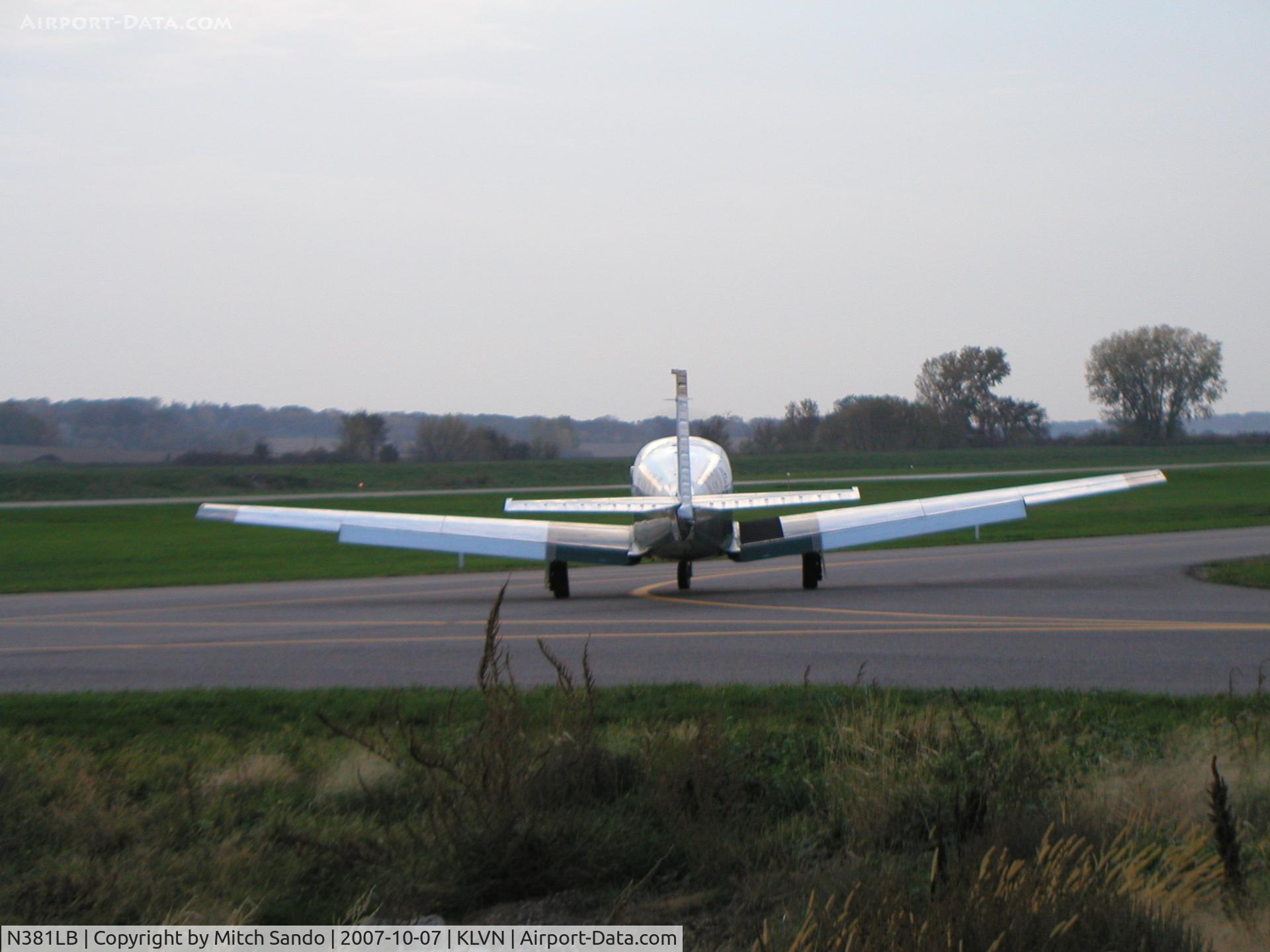 N381LB, 1970 Mooney M20F Executive C/N 700045, Taxiing to Runway 12.