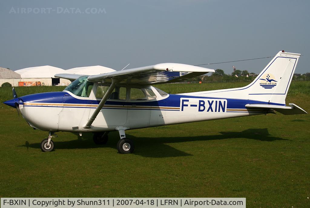 F-BXIN, Reims F172M Skyhawk Skyhawk C/N 1331, Parked at the Yankee Delta area...